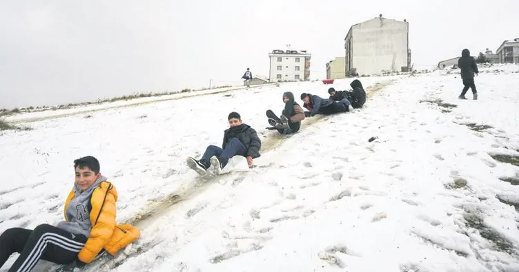 Okullar bugün tatil