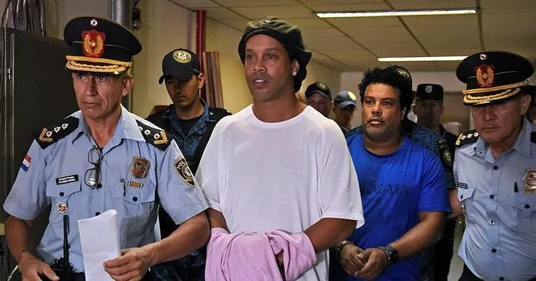 Ronaldinho: Pasaport sadece bir hediyeydi