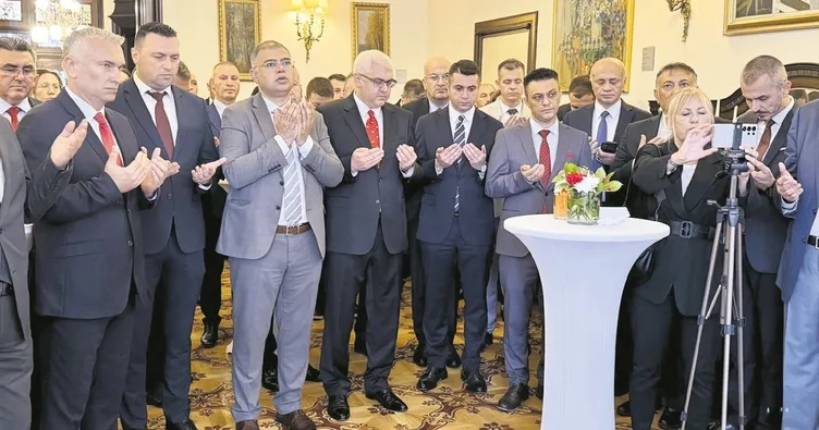 Şehitler dünyanın dört yanında anıldı