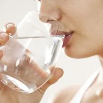 Uzmanı, Ramazan ayında günde kaç litre su tüketilmesi gerektiğini açıkladıDoç. Dr. Ramazan Danış: “Günde en az 2,5 litre su tüketin”