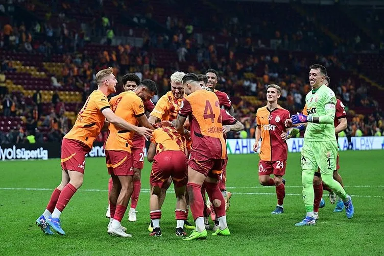 SON DAKİKA GALATASARAY HABERİ: Galatasaray’a Osimhen hakkında müthiş haber! İngilizler flaş gelişmeyi duyurdu...
