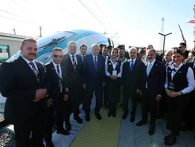 baskan-erdogan-cerkezkoy-kapikule-hizli-tren-hattinda-test-surusu-yapti-1791560257904.jpeg