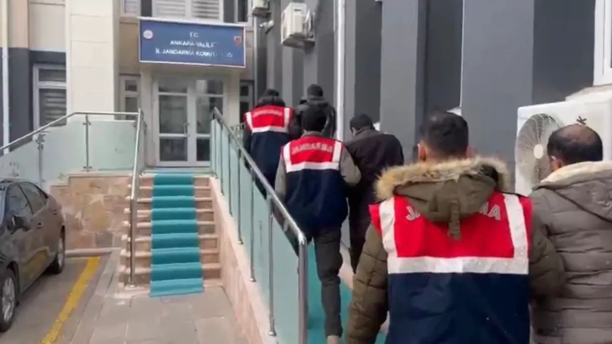 24 İlde DEAŞ’e operasyon: 88 şüpheli yakalandı 24 İlde DEAŞ’e operasyon: 88 şüpheli yakalandı