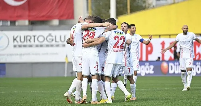 Antalyaspor, geriden gelerek İstanbulspor'u devirdi Antalyaspor, geriden gelerek İstanbulspor'u devirdi