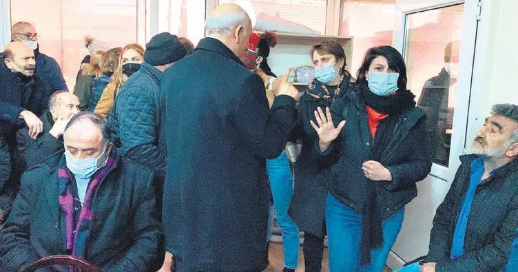CHP’liler, kadınları parti binasından attı