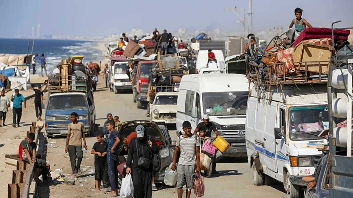 Dehşete düşüren görüntüler… İşgalci İsrail Gazzelileri sürgün ediyor! Dehşete düşüren görüntüler… İşgalci İsrail Gazzelileri sürgün ediyor!