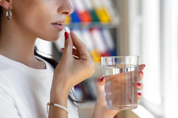 bayramda-yapilan-bu-hata-vitaminlerin-etkisini-sifirliyor-uzmandan-kritik-uyari-1780044662257.jpg