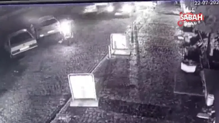 Kavgayı ayırmaya çalışan kişi silahla böyle vuruldu | Video