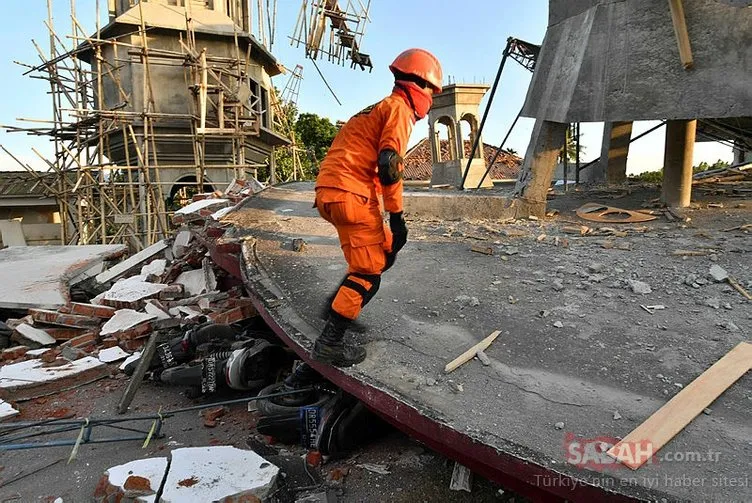 Endonezya’da deprem... Ölü sayısı giderek artıyor