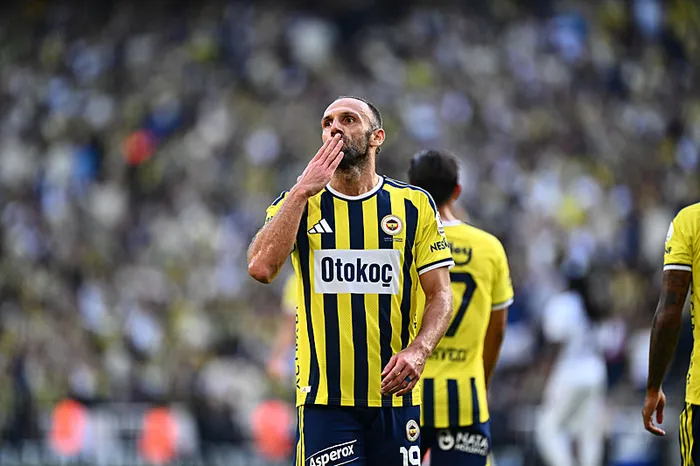 fenerbahce-eyupspor-canli-fenerbahce-eyupsporu-konuk-ediyor-ikinci-yari-oynaniyor-1789918640070.jpeg