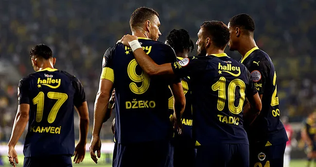Tadic ve Dzeko’dan cevap: Böyle saçmalıklara ayıracak vaktimiz yok Tadic ve Dzeko’dan cevap: Böyle saçmalıklara ayıracak vaktimiz yok