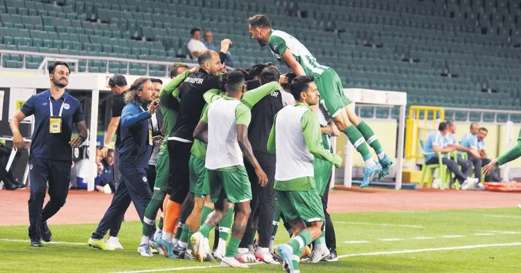 Konyaspor güle oynaya farka gıtti