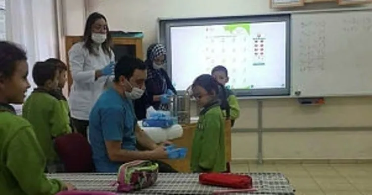 Öğrencilere diş sağlığı kontrolü