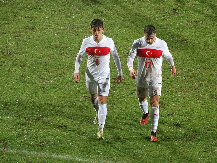SON DAKİKA: Karadağ maçı sonrası Montella için olay sözler! Arda Güler’in o pozisyonu kırmızı kart mıydı?