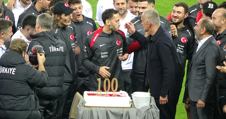 Hakan Çalhanoğlu’na 100. maç sürprizi!