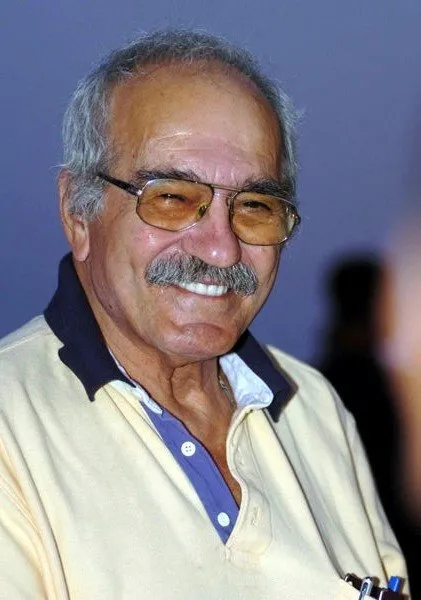 Fikret Hakan hayatını kaybetti