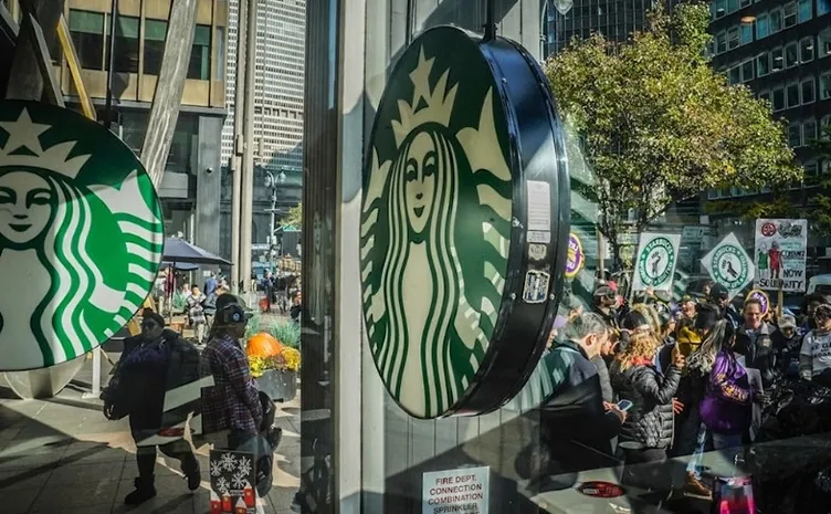 Katil İsrail’e desteğini açıklamıştı: Starbucks iflasın eşiğinde! Boykot sonrası Siyonistlere ağır darbe