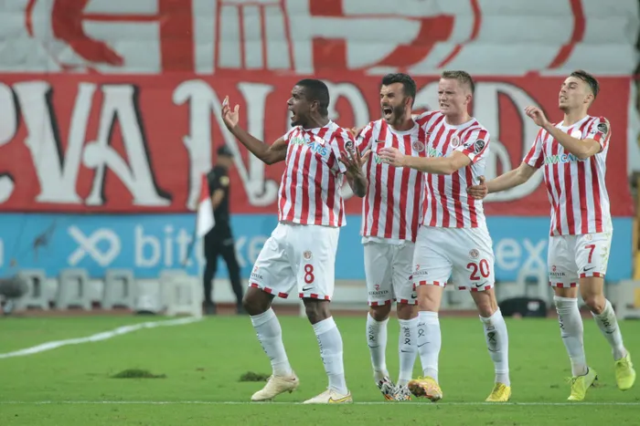 antalyaspor-geriden-geldi-maci-kazandi-nuri-sahinin-ekibinden-6-mac-sonra-galibiyet-1666380017315.jpg