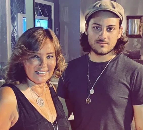 Yeşilçam’ın gamzeli güzeliydi! Bahar Öztan’ın ölüm yıl dönümünde oğlundan yürek yakan paylaşım: Sen, ben, Allah hep beraber bir bütün…