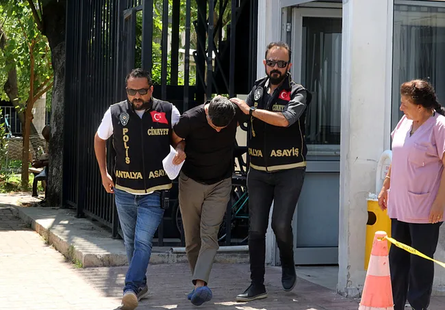 ayten-cagiranin-katilinden-piskin-savunma-bayiltip-gozlerini-cikartiyorum-notu-kan-dondurmustu-1758010829857.jpeg Ayten Çağıran'ın katilinden pişkin savunma! 'Bayıltıp gözlerini çıkartıyorum' notu kan dondurmuştu!