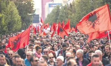 Kosova ile Sırbistan savaşın eşiğinde