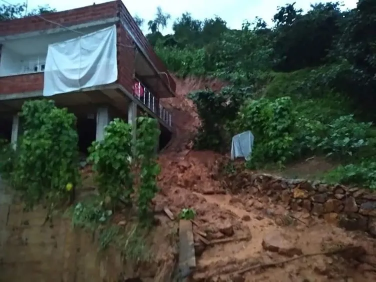 Son dakika: Giresun'da sel felaketi! Önüne kattığı her şeyi götürdü...