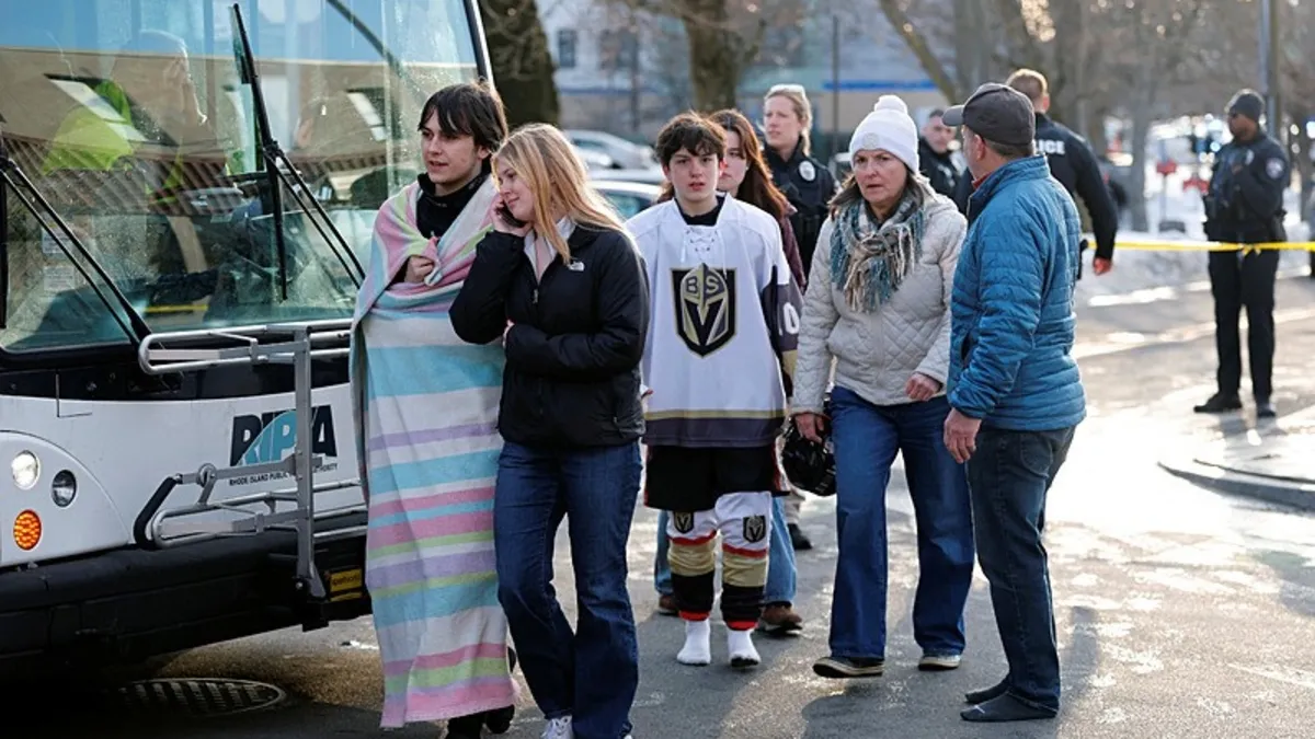 ABD’de buz hokeyi maçında silahlı saldırı: 2 ölü, 4 yaralı ABD’de buz hokeyi maçında silahlı saldırı: 2 ölü, 4 yaralı