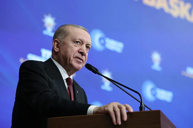 son-dakika-baskan-erdogandan-chpye-tepki-mecliste-her-turlu-eskiyaligi-zorbaligi-sergilediler-1770899368875.jpg Son dakika | Başkan Erdoğan'dan CHP'ye tepki: Meclis'te her türlü eşkıyalığı, zorbalığı sergilediler!