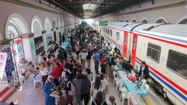 tarihi-alsancak-gari-izmir-bilim-senligine-ev-sahipligi-yapti-1729428913864.jpg