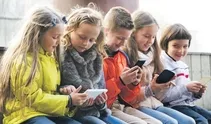 AB: Sosyal ağlar çocukları kullanamaz