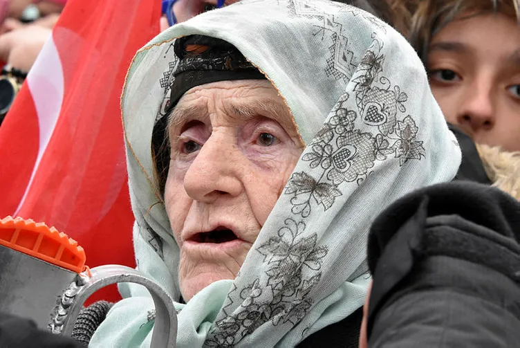 Başkan Erdoğan, 100 yaşındaki Müzeyyen Nine'nin o isteğini kırmadı