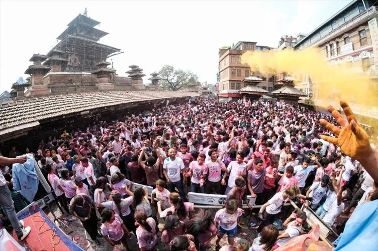 Nepal’de Holi festivali