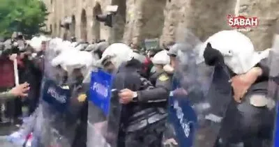 Taksim’e girmeye çalışan gruplar, polis barikatına ve polislere böyle saldırdı | Video