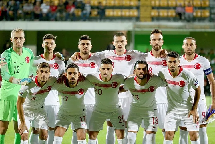 Türkiye - Moldova maçında dikkat çekenler