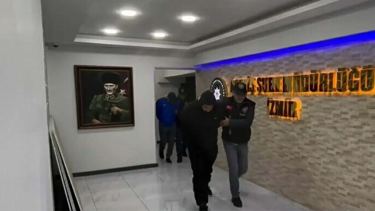 İzmir’de kira dolandırıcılarına operasyon: 2 kişi tutuklandı! İzmir’de kira dolandırıcılarına operasyon: 2 kişi tutuklandı!