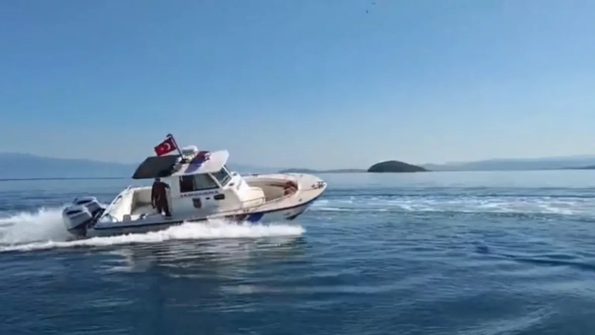 Göçmen kaçakçılığına geçit yok! 31 ilde 33 göçmen kaçakçısı yakalandı Göçmen kaçakçılığına geçit yok! 31 ilde 33 göçmen kaçakçısı yakalandı
