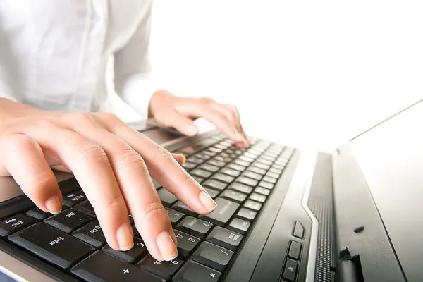 Ofis çalışanları bol bol su içmeli