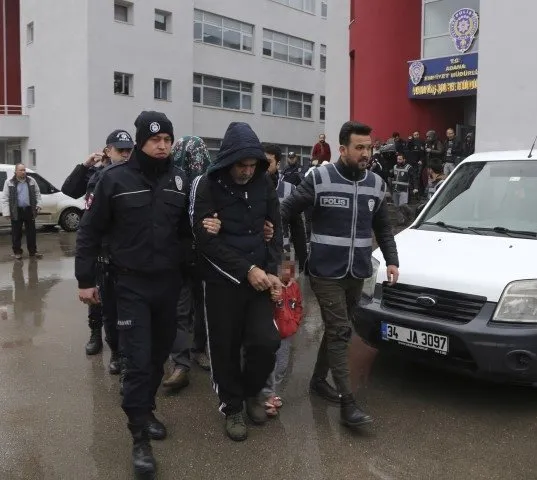 Conolar çocukları kucaklarında adliyeye sevk edildi