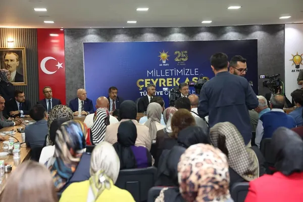 tarim-ve-orman-bakani-yumakli-ak-parti-erzurum-il-baskanliginda-konustu-1789844683423.jpg