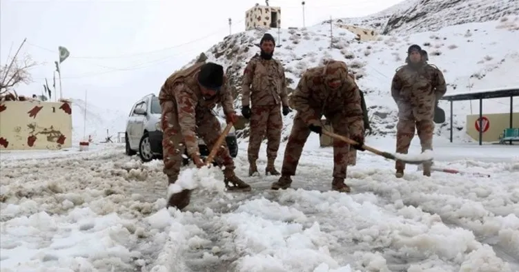 Pakistan’da kar yağışı sebebiyle ölenlerin sayısı 57’ye çıktı