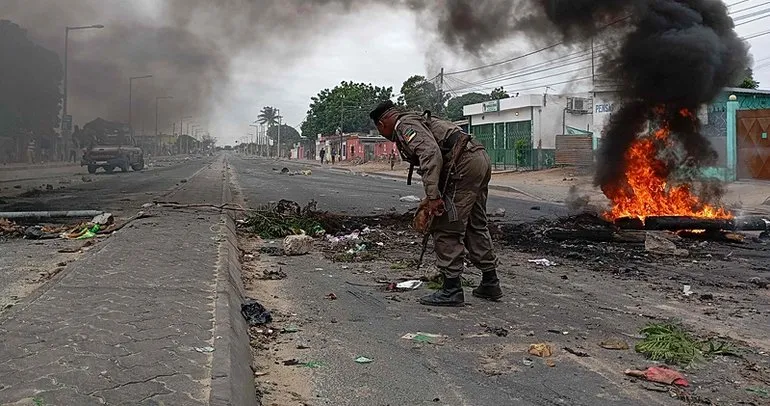 Mozambik’te isyan: Sokaklar suçlu dolu!