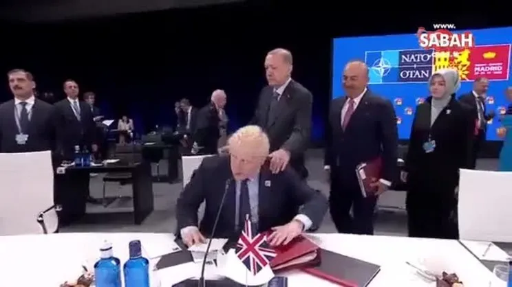 Başkan Erdoğan ve Boris Johnson arasında renkli anlar! Bir anda şaşkına döndü | Video