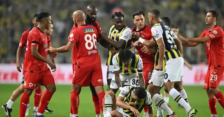 Fenerbahçe - Hatayspor maçında görev yapan Kemal Yılmaz hakemliği bıraktı