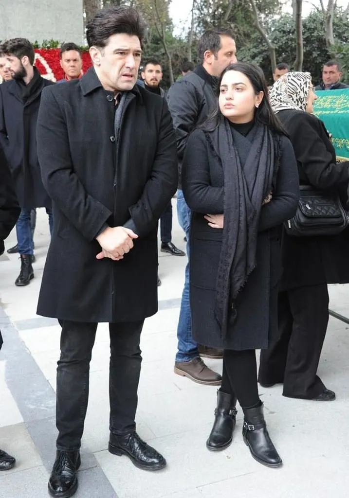 Melisa Ural parasız kaldı FotoHaber Magazin