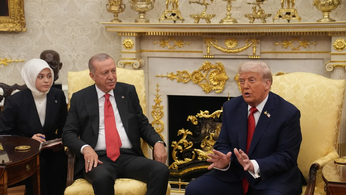 Trump’tan Türkiye ve Erdoğan övgüsü: “Harika bir lider” Trump’tan Türkiye ve Erdoğan övgüsü: “Harika bir lider”