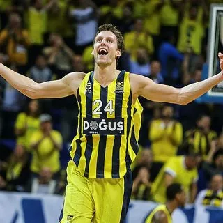 Fenerbahçe Beko, Vesely'nin sözleşmesini 3 yıl uzattı