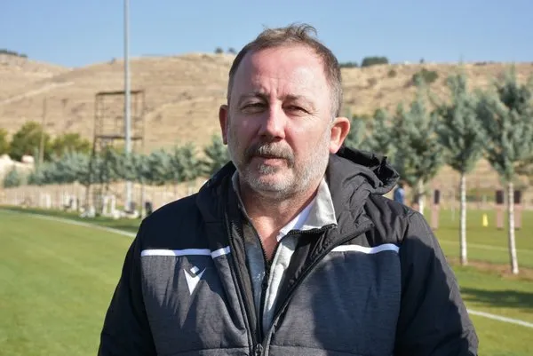 Sergen Yalçın'dan kendisini oyundan atan hakem Halis Özkahya için sert sözler