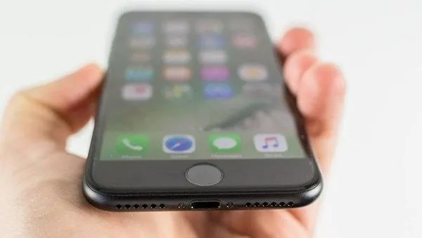 Apple o iPhone'un fişini çekiyor! (iOS 12 bu cihazlara gelecek)