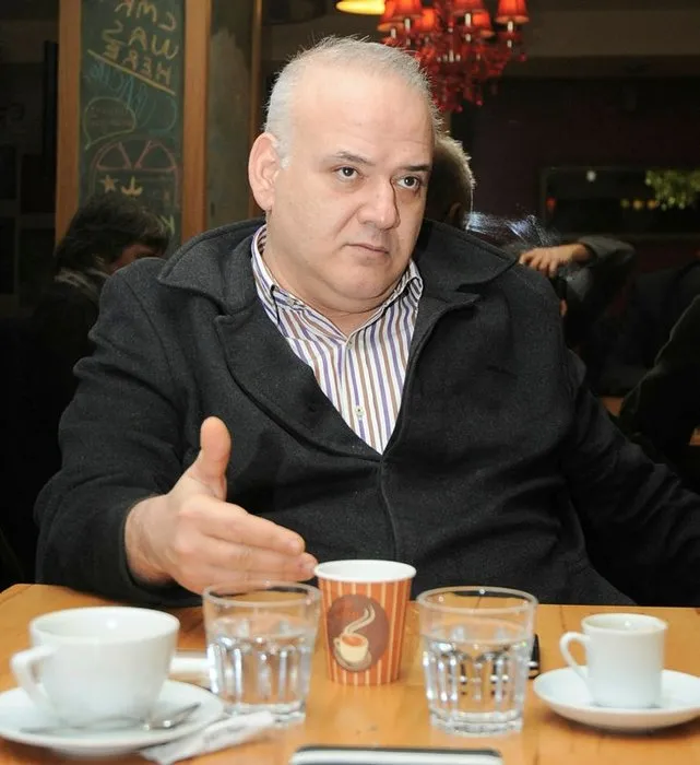 Ahmet Çakar: Kader ağlarını mı örüyor?