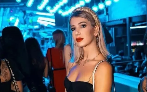 İtalya'da bir ilk! Coronavirüse yakalanan İtalyan manken Bianca Dobroiu'nun test sonuçları herkesi şaşırttı